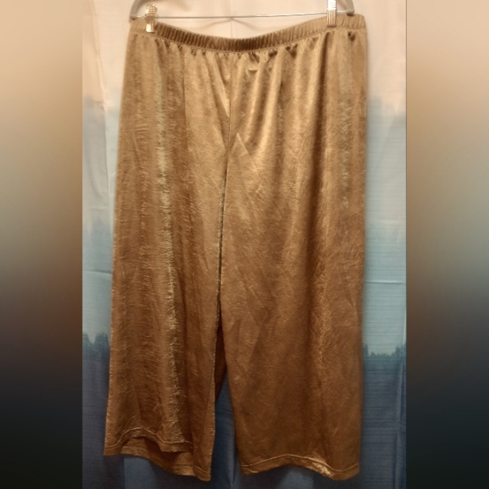 Capri Gold Pants